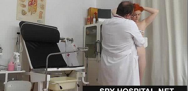  Hidden cam in gyno check up room